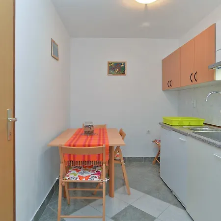 Miroslav 1285 *