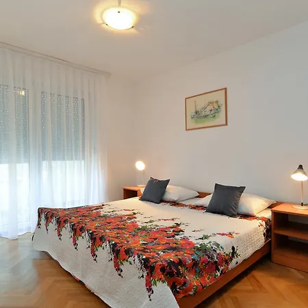 Miroslav 1285 *